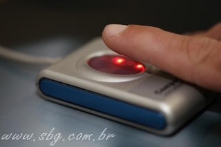 Sistema de Ponto Eletrônico com Biometria